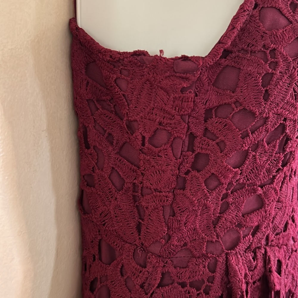 ASTR the Label cranberry lace spaghetti strap tea length dress size S - Picture 11 of 14